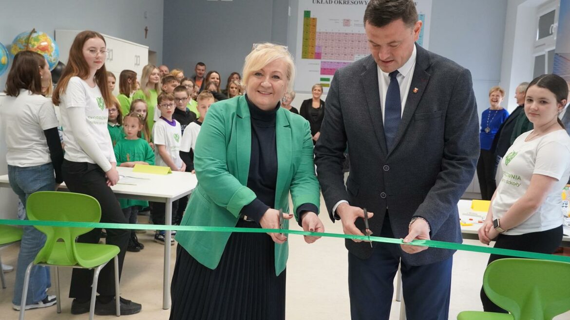 𝗗𝘇𝗶𝗲ń 𝗘𝗸𝗼𝗹𝗼𝗴𝗶𝗰𝘇𝗻𝗼 – 𝗡𝗮𝘂𝗸𝗼𝘄𝘆, 𝗰𝘇𝘆𝗹𝗶 𝗷𝗮𝗸 ś𝘄𝗶ę𝘁𝘂𝗷𝗲𝗺𝘆 𝗼𝘁𝘄𝗮𝗿𝗰𝗶𝗲 𝗲𝗸𝗼𝗽𝗿𝗮𝗰𝗼𝘄𝗻𝗶!