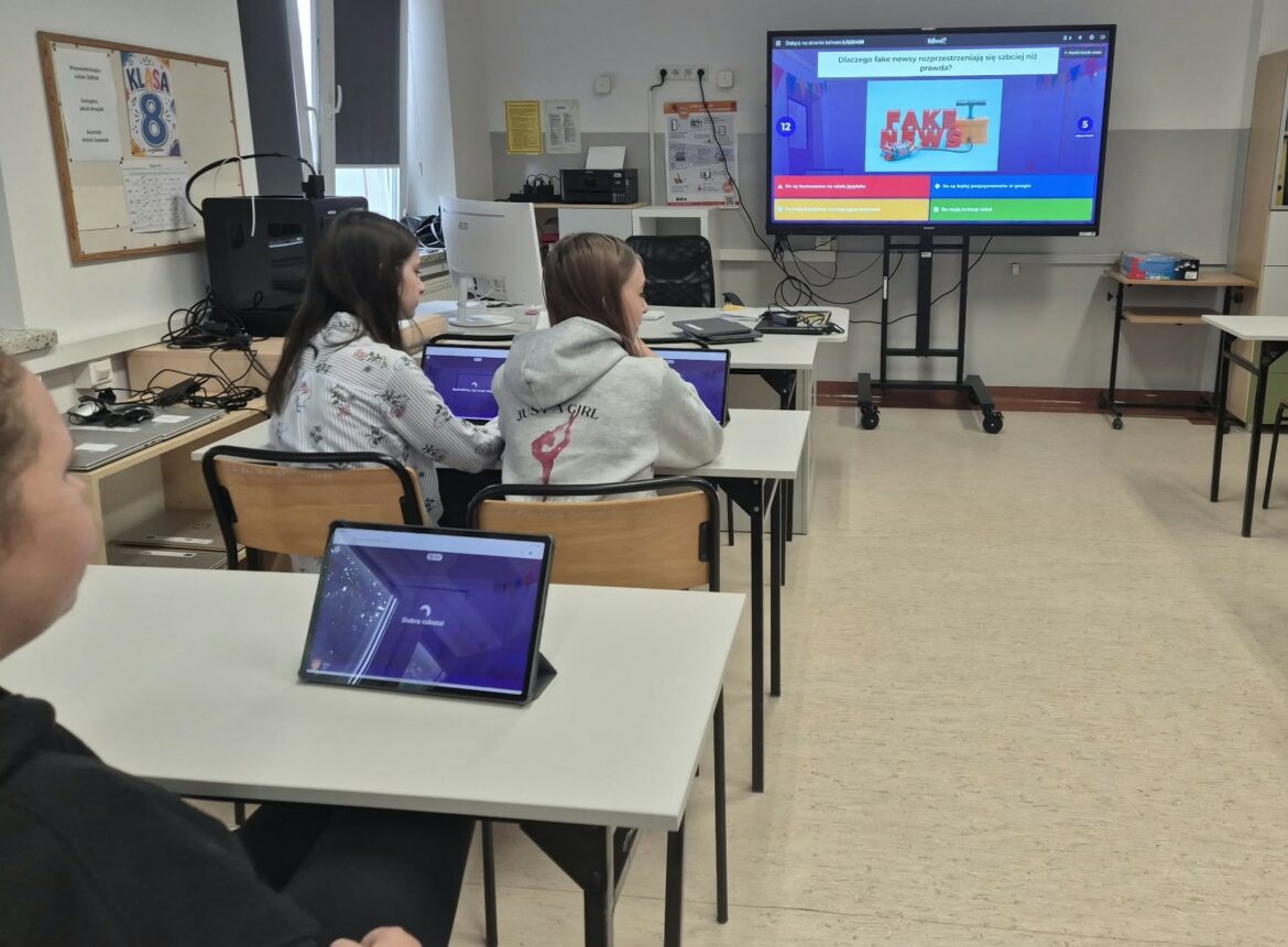 „Czysty Przekaz: Rozmowy na Faktach”