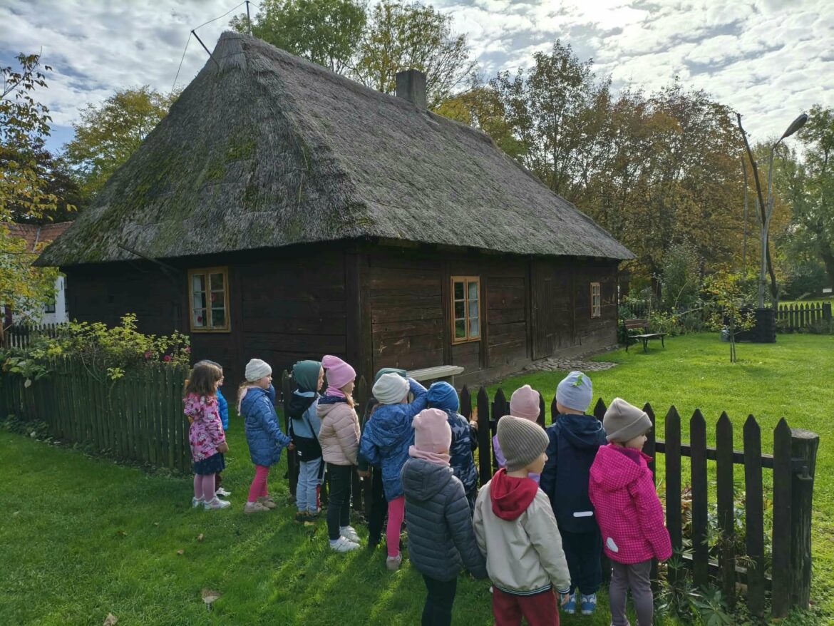Wycieczka grup „Biedronki” i „Żabki” do Gosławic